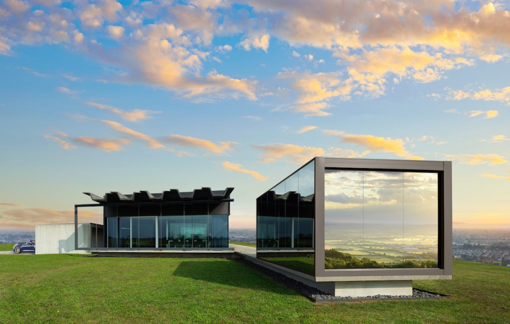 Pergola bioclimatica con vetrate a specchio